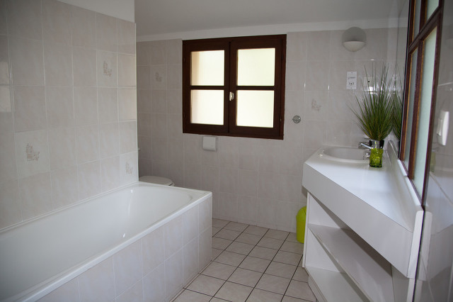 定制鋁包木門窗展示