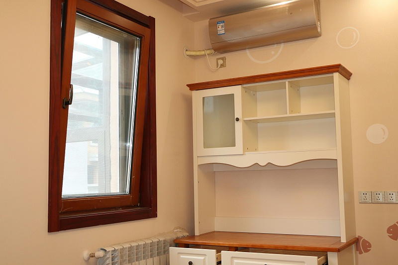 隔音鋁包木門窗場(chǎng)景實(shí)拍