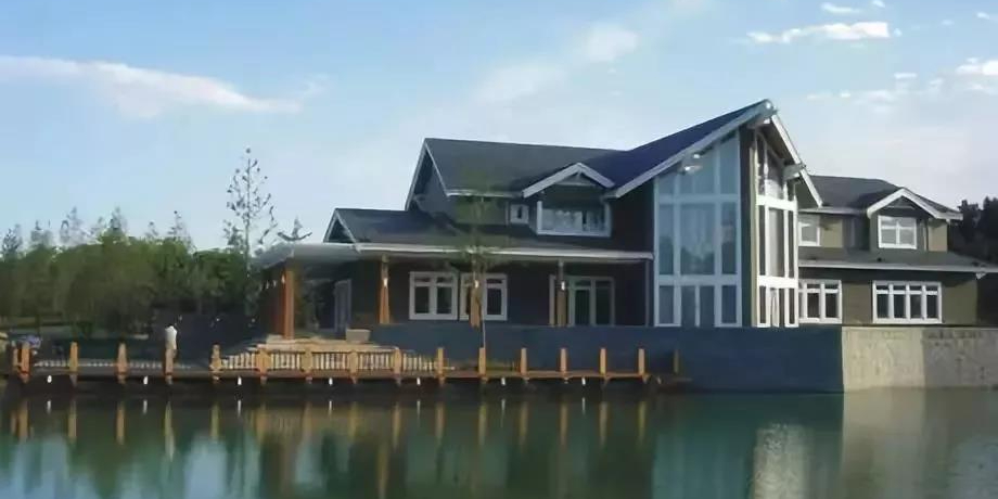 鋁包木門窗為什么越來越受別墅業主的青睞？