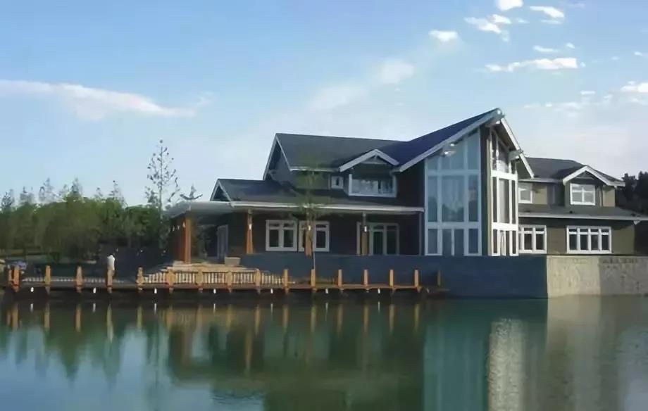 別墅鋁包木門窗