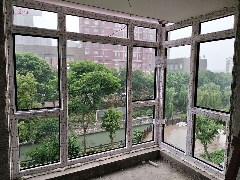 鋁包木窗安裝現場