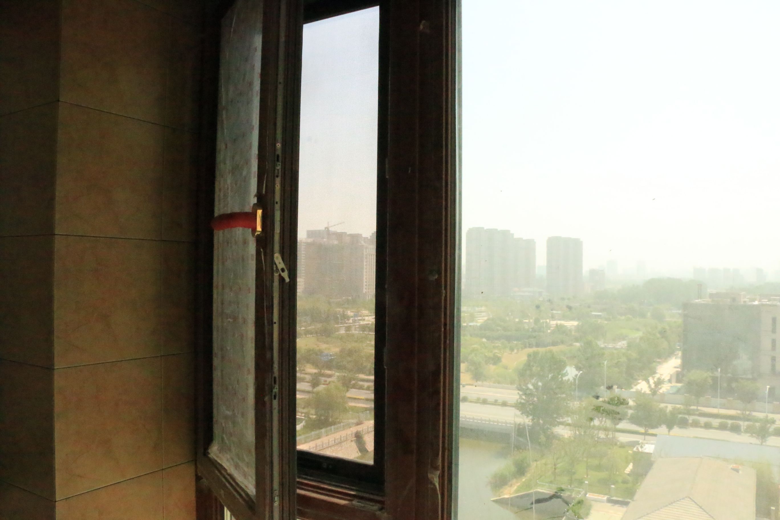 定做鋁包木門窗內開方式