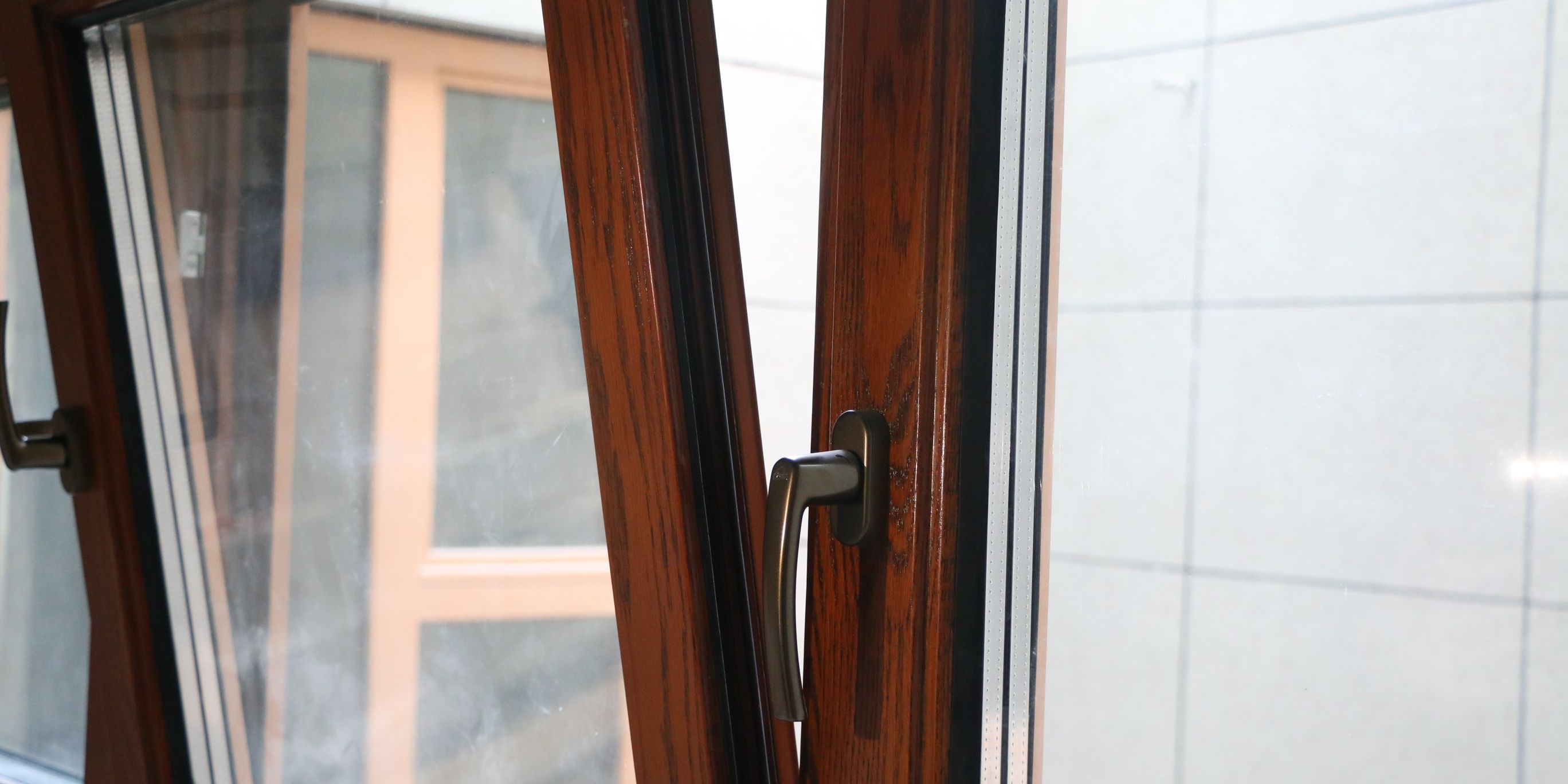 為何內開內倒鋁包木窗越來越受歡迎？