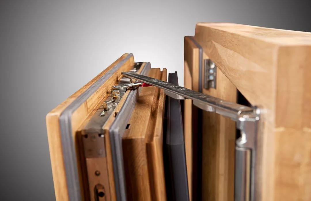 內開內倒鋁包木門窗